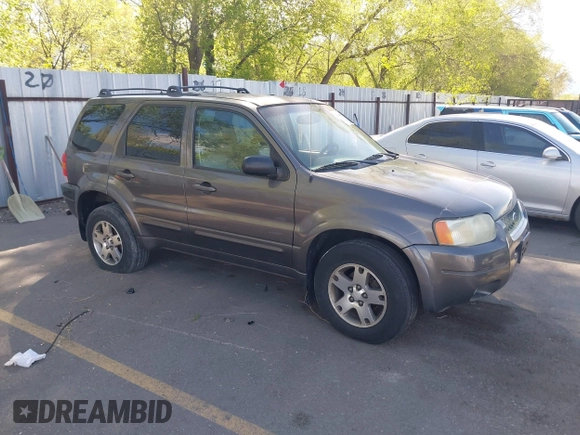 2003 Ford Escape Limited with VIN 1FMCU94173KB02067, listed as a IAAI auction lot 42088659 with 236,209 mi miles. Bid and sale history available at carsss.com. Image 1.