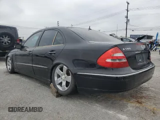 2003 Mercedes-Benz E 500 z VIN WDBUF70J63A290744, wystawiony jako Copart lot #58621995 z przebiegiem 124 631 mil mil oraz Czysty tytuł • Clean title. Historia ofert i sprzedaży dostępna na DreamBid. Obrazek 2.