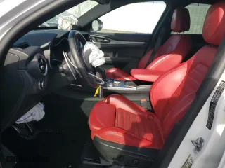 2023 Alfa Romeo Stelvio Ti with VIN ZASPAKBN2P7D64686, listed as a Copart auction lot 84976964 with 0 mi miles and Salvage Title. Bid and sale history available at carsss.com. Image 7.
