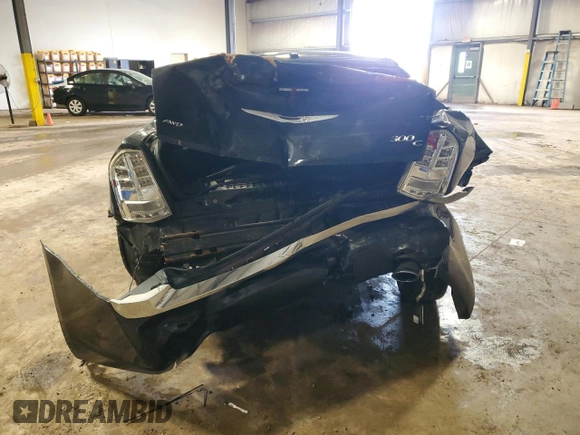2014 Chrysler 300 C with VIN 2C3CCAKT4EH190409, listed as a Copart auction lot 50275085 with 158,184 mi miles and Salvage Title. Bid and sale history available at carsss.com. Image 6.