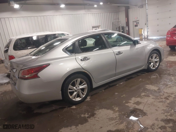 2014 Nissan Altima 2.5 SV with VIN 1N4AL3AP3EC133906, listed as a IAAI auction lot 41598697 with 155,939 mi miles. Bid and sale history available at carsss.com. Image 4.