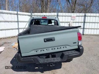 2023 Toyota Tacoma SR z VIN 3TYSZ5ANXPT128361, wystawiony jako IAAI lot #42060301 z przebiegiem 16 608 mil mil oraz . Historia ofert i sprzedaży dostępna na DreamBid. Obrazek 16.