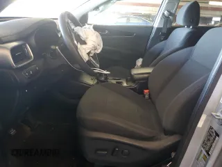 2019 Kia Sorento LX z VIN 5XYPG4A54KG480732, wystawiony jako Copart lot #87833135 z przebiegiem 102 219 mil mil oraz Szkody całkowita. Historia ofert i sprzedaży dostępna na DreamBid. Obrazek 7.