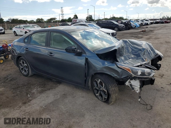 2021 Kia Forte FE z VIN 3KPF24AD8ME373460, wystawiony jako Copart lot #45184105 z przebiegiem 54 878 mil mil oraz Czysty tytuł • Clean title. Historia ofert i sprzedaży dostępna na DreamBid. Obrazek 4.