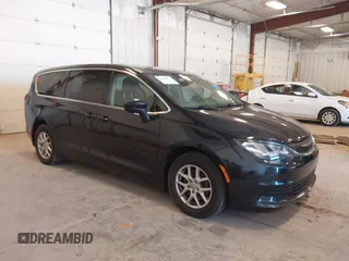 2017 Chrysler Pacifica Touring with VIN 2C4RC1DG3HR571477, listed as a IAAI auction lot 42040872 with 112,028 mi miles and . Bid and sale history available at DreamBid. Image 1.
