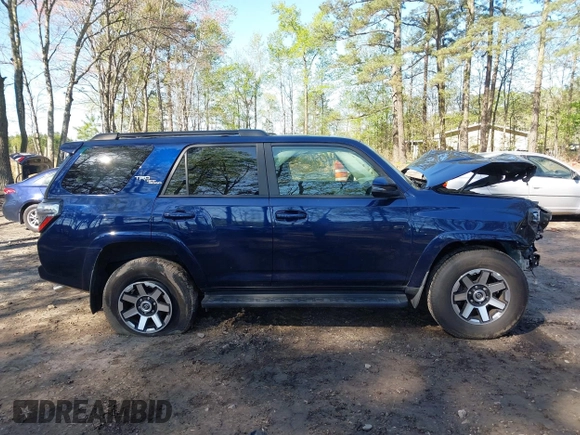 2021 Toyota 4Runner TRD Off Road Premium z VIN JTERU5JR3M5897552, wystawiony jako IAAI lot #41995904 z przebiegiem 90 097 mil mil oraz . Historia ofert i sprzedaży dostępna na DreamBid. Obrazek 12.