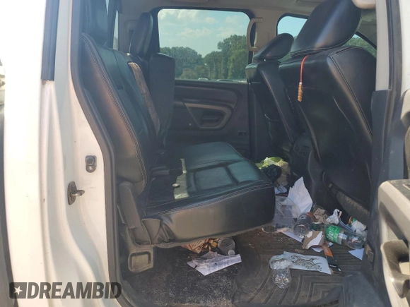 2015 Nissan Titan SL with VIN 1N6BA0EC7FN503784, listed as a Copart auction lot 68442114 with 130,651 mi miles and Salvage Title. Bid and sale history available at carsss.com. Image 10.