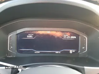 2022 Volkswagen Atlas SE z VIN 1V2HE2CA3NC226199, wystawiony jako Copart lot #58964475 z przebiegiem 40 891 mil mil oraz Nie do naprawy. Historia ofert i sprzedaży dostępna na DreamBid. Obrazek 9.