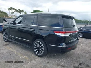 2023 Lincoln Navigator Reserve z VIN 5LMJJ2KG1PEL10963, wystawiony jako IAAI lot #42015849 z przebiegiem 31 852 mil mil oraz . Historia ofert i sprzedaży dostępna na DreamBid. Obrazek 3.
