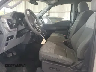 2023 Ford F-150 XL z VIN 1FTEW1C8XPKD33994, wystawiony jako Copart lot #63326315 z przebiegiem 55 593 mil mil oraz Szkoda całkowita • Salvage title. Historia ofert i sprzedaży dostępna na DreamBid. Obrazek 7.