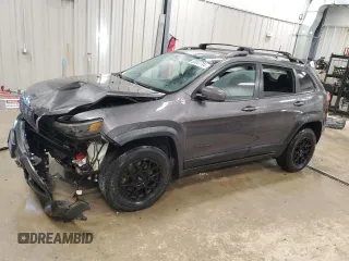 2019 Jeep Cherokee Trailhawk Elite z VIN 1C4PJMBN6KD162156, wystawiony jako Copart lot #83041704 z przebiegiem 100 616 mil mil oraz Szkoda całkowita • Salvage title. Historia ofert i sprzedaży dostępna na DreamBid. Obrazek 1.