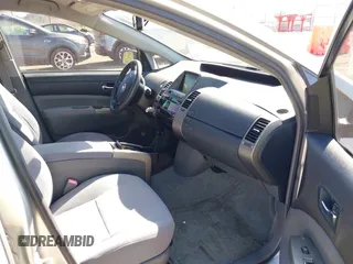 2008 Toyota Prius z VIN JTDKB20U383327536, wystawiony jako IAAI lot #42221287 z przebiegiem 145 145 mil mil oraz . Historia ofert i sprzedaży dostępna na DreamBid. Obrazek 5.