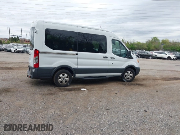 2017 Ford Transit Passenger XL z VIN 1FMZK1CM8HKA67270, wystawiony jako IAAI lot #42074459 z przebiegiem 50 461 mil mil oraz . Historia ofert i sprzedaży dostępna na DreamBid. Obrazek 4.