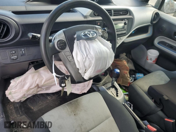 2012 Toyota Prius One z VIN JTDKDTB3XC1006733, wystawiony jako Copart lot #78012364 z przebiegiem 278 821 mil mil oraz Szkoda całkowita • Salvage title. Historia ofert i sprzedaży dostępna na DreamBid. Obrazek 8.