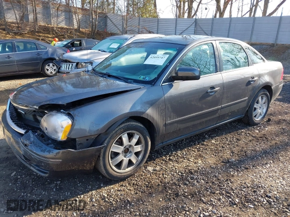 2005 Ford Five Hundred SE z VIN 1FAFP231X5G145153, wystawiony jako IAAI lot #42059747 z przebiegiem 59 114 mil mil oraz . Historia ofert i sprzedaży dostępna na DreamBid. Obrazek 17.
