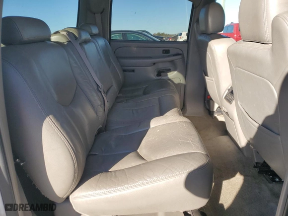 2004 Chevrolet Suburban LT with VIN 3GNFK16T84G181756, listed as a Copart auction lot 81849934 with 303,042 mi miles and Clean Title. Bid and sale history available at carsss.com. Image 12.