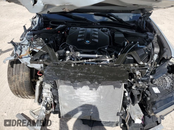 2023 BMW 7 Series 760i xDrive z VIN WBA33EJ02PCM31462, wystawiony jako Copart lot #60895944 z przebiegiem 21 413 mil mil oraz Czysty tytuł • Clean title. Historia ofert i sprzedaży dostępna na DreamBid. Obrazek 11.