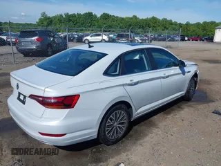 2019 Volkswagen Jetta SEL with VIN 3VWE57BU6KM063035, listed as a IAAI auction lot 42286649 with 59,914 mi miles and . Bid and sale history available at DreamBid. Image 4.