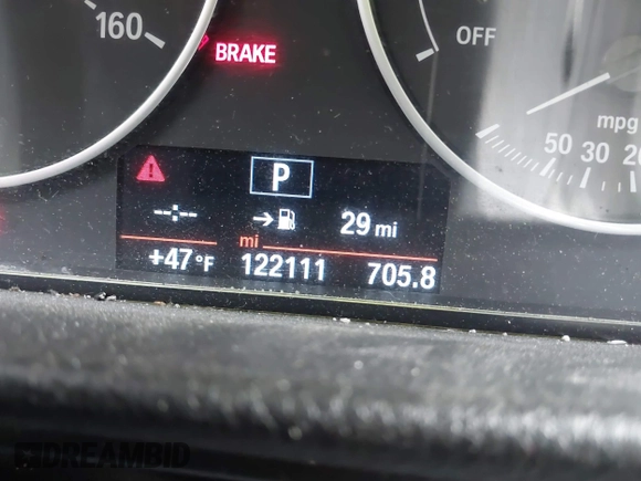 2018 BMW 3 Series 320i xDrive with VIN WBA8E5G53JNV03347, listed as a IAAI auction lot 41908985 with 122,111 mi miles. Bid and sale history available at carsss.com. Image 7.