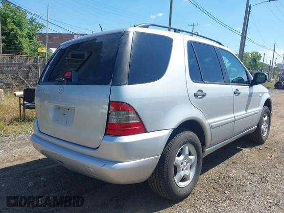 2001 Mercedes-Benz M 320/430/500 with VIN 4JGAB54E71A284509, listed as a IAAI auction lot 42637984 with 183,496 mi miles and . Bid and sale history available at DreamBid. Image 4.