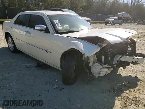2008 Chrysler 300 C Hemi z VIN 2C3LA63H08H207403, wystawiony jako Copart lot #46221455 z przebiegiem Nie podano mil oraz Szkoda całkowita • Salvage title. Historia ofert i sprzedaży dostępna na DreamBid. Obrazek 10.