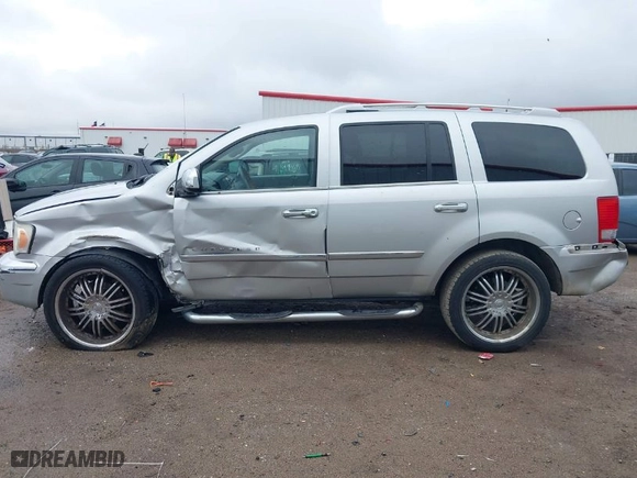 2008 Chrysler Aspen Limited with VIN 1A8HX58N88F136163, listed as a IAAI auction lot 41544496 with NaN miles. Bid and sale history available at carsss.com. Image 14.