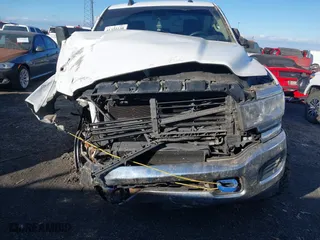 2019 Ram 2500 Big Horn with VIN 3C6UR5DL8KG650208, listed as a IAAI auction lot 41317238 with 104,004 mi miles. Bid and sale history available at carsss.com. Image 12.