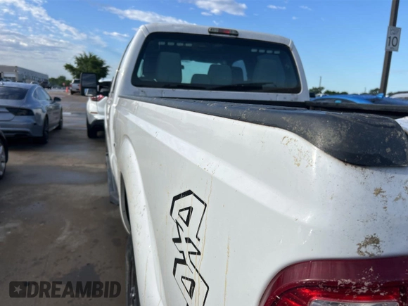 2015 Ford F-250 Lariat z VIN 1FT7W2B61FEB96343, wystawiony jako IAAI lot #42260239 z przebiegiem 171 392 mil mil oraz . Historia ofert i sprzedaży dostępna na DreamBid. Obrazek 25.