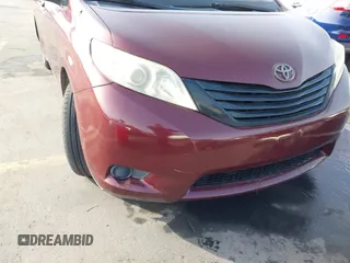 2011 Toyota Sienna with VIN 5TDZK3DCXBS157316, listed as a IAAI auction lot 41240896 with 117,437 mi miles. Bid and sale history available at carsss.com. Image 6.