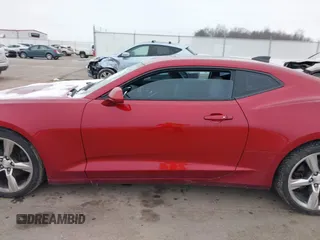 2017 Chevrolet Camaro 1LT z VIN 1G1FB1RS9H0124237, wystawiony jako IAAI lot #41631133 z przebiegiem 98 394 mil mil oraz . Historia ofert i sprzedaży dostępna na DreamBid. Obrazek 14.