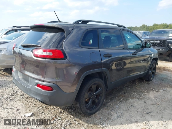 2017 Jeep Cherokee Altitude z VIN 1C4PJLABXHW666918, wystawiony jako IAAI lot #40520357 z przebiegiem 193 721 mil mil oraz . Historia ofert i sprzedaży dostępna na DreamBid. Obrazek 4.