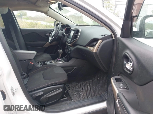2017 Jeep Cherokee Latitude с VIN 1C4PJMCB7HW613130, выставлен на аукционе IAAI как лот 42147951 с пробегом 123 163 миль миль и . История ставок и продаж доступна на DreamBid. Изображение 5.