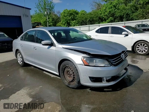 2015 Volkswagen Passat Limited Edition Edition z VIN 1VWAT7A32FC044082, wystawiony jako Copart lot #57514255 z przebiegiem 399 548 mil mil oraz Szkoda całkowita • Salvage title. Historia ofert i sprzedaży dostępna na DreamBid. Obrazek 13.
