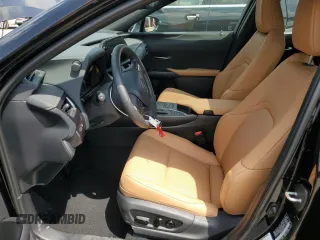 2024 Lexus UX 250h Premium z VIN JTHP6JBH2R2191619, wystawiony jako Copart lot #65536244 z przebiegiem 11 190 mil mil oraz Szkoda całkowita • Salvage title. Historia ofert i sprzedaży dostępna na DreamBid. Obrazek 7.