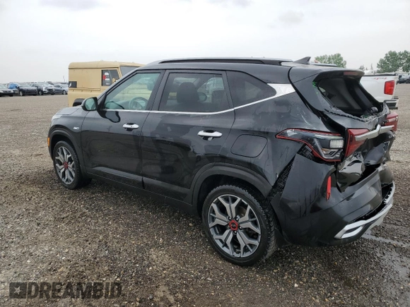 2021 Kia Seltos SX z VIN KNDETCA23M7145724, wystawiony jako Copart lot #60675105 z przebiegiem 108 324 mil mil oraz Szkoda całkowita • Salvage title. Historia ofert i sprzedaży dostępna na DreamBid. Obrazek 2.
