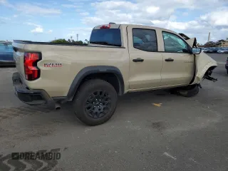 2024 Chevrolet Colorado 4WD Trail Boss z VIN 1GCPTEEK2R1256807, wystawiony jako Copart lot #47854475 z przebiegiem 6 592 mil mil oraz Szkoda całkowita • Salvage title. Historia ofert i sprzedaży dostępna na DreamBid. Obrazek 3.