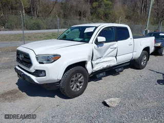 2017 Toyota Tacoma SR5 with VIN 5TFDZ5BN0HX014237, listed as a IAAI auction lot 41887213 with 195,735 mi miles. Bid and sale history available at carsss.com. Image 20.