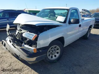 2005 Chevrolet Silverado 1500 Work Truck with VIN 1GCEC14X85Z237025, listed as a IAAI auction lot 41846828 with 101,102 mi miles. Bid and sale history available at carsss.com. Image 17.
