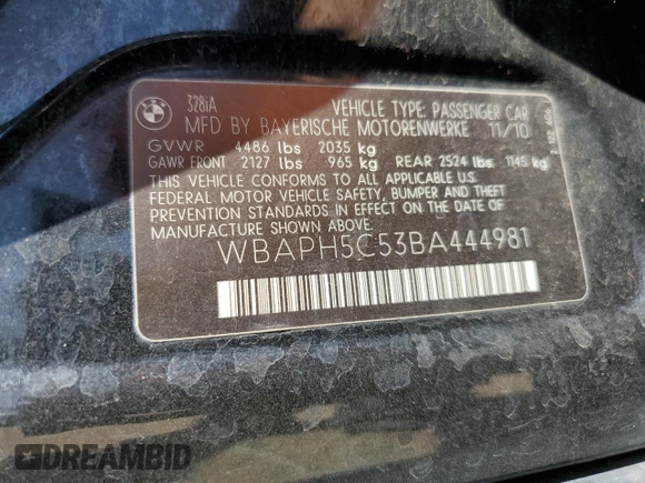 2011 BMW 3 Series 328i z VIN WBAPH5C53BA444981, wystawiony jako Copart lot #61779665 z przebiegiem 137 307 mil mil oraz Czysty tytuł • Clean title. Historia ofert i sprzedaży dostępna na DreamBid. Obrazek 12.