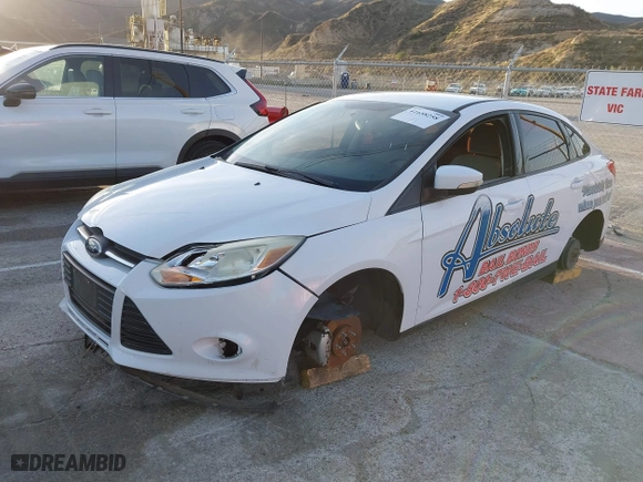 2014 Ford Focus SE with VIN 1FADP3F28EL455827, listed as a IAAI auction lot 41658258 with 1 mi miles. Bid and sale history available at carsss.com. Image 16.
