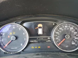 2012 Volkswagen Touareg Sport с VIN WVGFF9BP6CD001833, выставлен на аукционе Copart как лот 54188355 с пробегом 126 272 миль миль и Чистый • Clean title. История ставок и продаж доступна на DreamBid. Изображение 9.