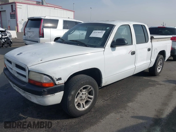 2000 Dodge Dakota Sport with VIN 1B7GL2AN8YS654014, listed as a IAAI auction lot 41470554 with 181,931 mi miles. Bid and sale history available at carsss.com. Image 17.