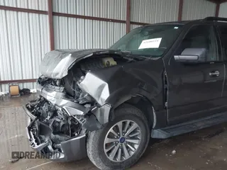 2017 Ford Expedition XLT z VIN 1FMJU1HT9HEA63167, wystawiony jako IAAI lot #42100559 z przebiegiem 134 485 mil mil oraz . Historia ofert i sprzedaży dostępna na DreamBid. Obrazek 6.