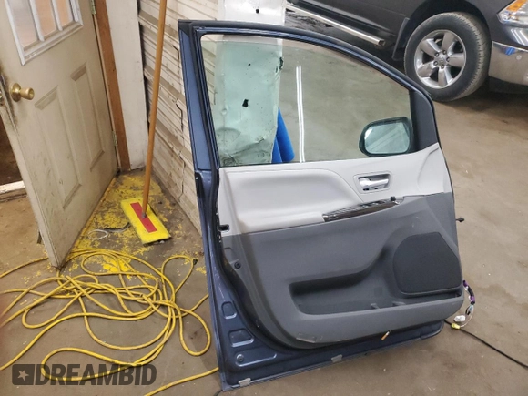 2016 Toyota Sienna Limited with VIN 5TDDK3DC8GS133114, listed as a Copart auction lot 56965005 with 78,311 mi miles and Salvage title. Bid and sale history available at DreamBid. Image 13.