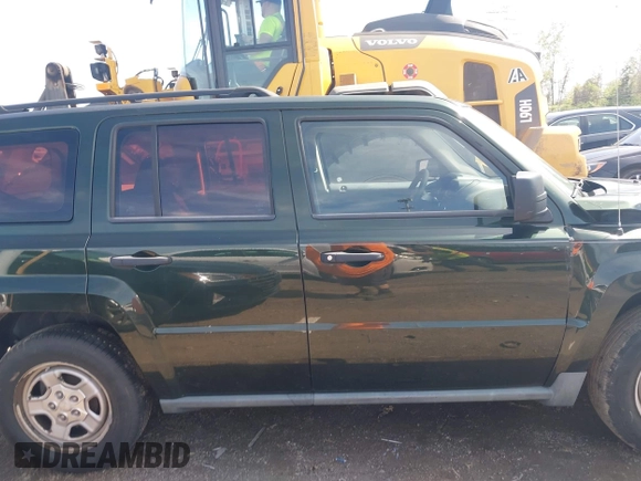 2010 Jeep Patriot Sport with VIN 1J4NT2GB8AD573538, listed as a IAAI auction lot 42113824 with 166,584 mi miles. Bid and sale history available at carsss.com. Image 14.