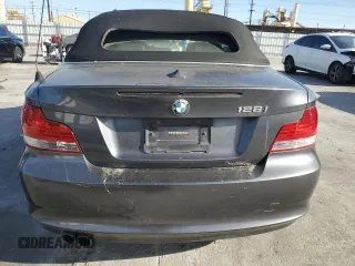 2008 BMW 1 Series 128i z VIN WBAUN13518VH79536, wystawiony jako Copart lot #49862135 z przebiegiem 66 284 mil mil oraz Szkody całkowita. Historia ofert i sprzedaży dostępna na DreamBid. Obrazek 6.