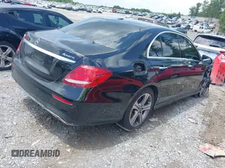 2018 Mercedes-Benz E-Class E 300 with VIN WDDZF4KB5JA345523, listed as a IAAI auction lot 39889766 with 782,391 mi miles. Bid and sale history available at carsss.com. Image 4.