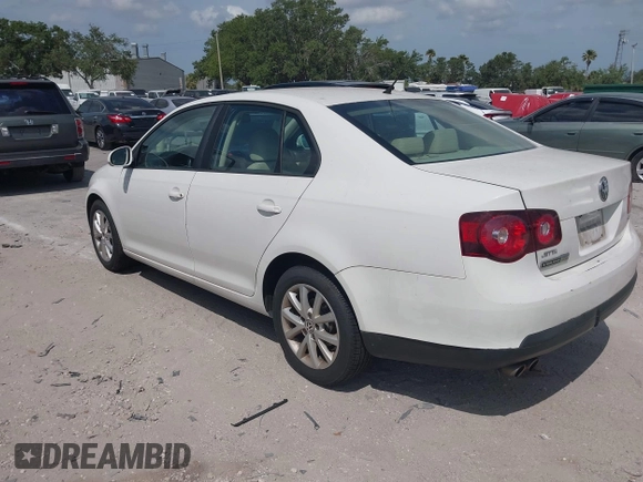 2010 Volkswagen Jetta Sedan Limited with VIN 3VWAZ7AJ7AM148894, listed as a IAAI auction lot 42173838 with 113,415 mi miles. Bid and sale history available at carsss.com. Image 3.