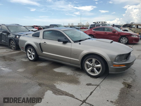 2008 Ford Mustang GT Deluxe с VIN 1ZVHT82H585115877, выставлен на аукционе Copart как лот 64524045 с пробегом 122 707 миль миль и Списание • Salvage title. История ставок и продаж доступна на DreamBid. Изображение 4.