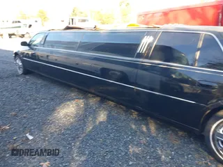 2008 Cadillac DTS Professional Limousine z VIN 1GEEK90Y78U550091, wystawiony jako IAAI lot #41215370 z przebiegiem 109 357 mil mil oraz . Historia ofert i sprzedaży dostępna na DreamBid. Obrazek 3.
